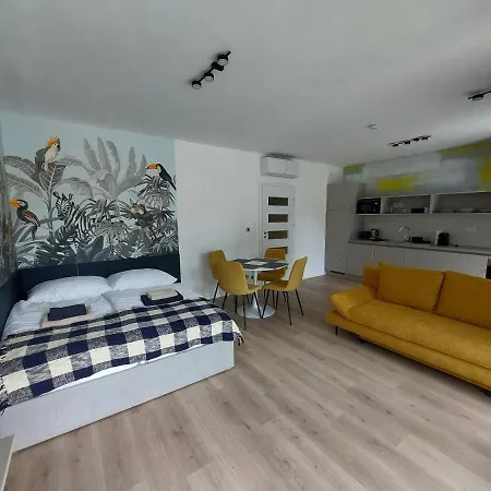 Mistral 102 Apartman *